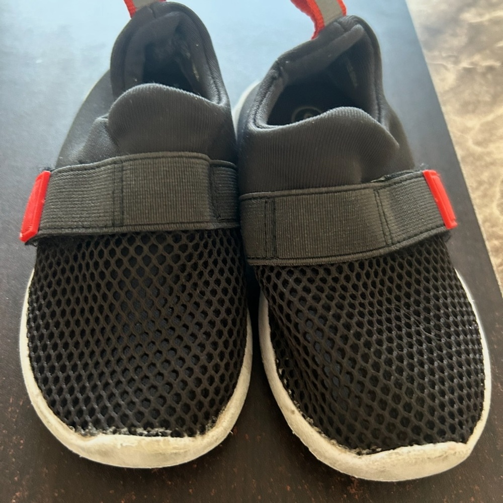 Kid’s shoes Bundle.Size 6 - Picture 7 of 8